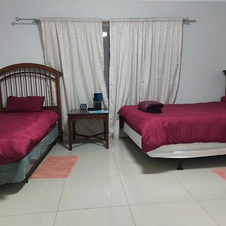 Special Inn Bed And Breakfast Windhoek Habitación foto